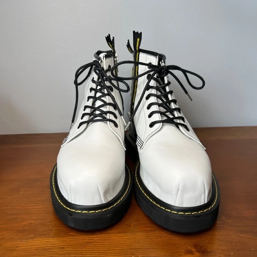 MIHARA YASUHIRO SEVEN Men’s 8.5 •  White Platform Heeled Lace Up Boots.